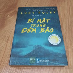 Bí Mật Trong Đêm Bão - Lucy Foley