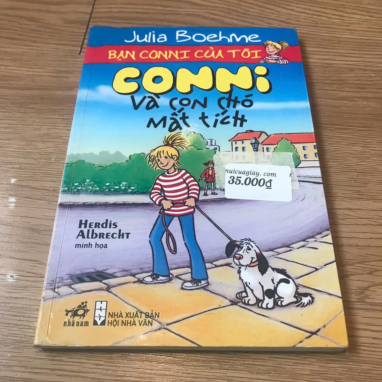 Conni Và Con Chó Mất Tích - Julia Boehem