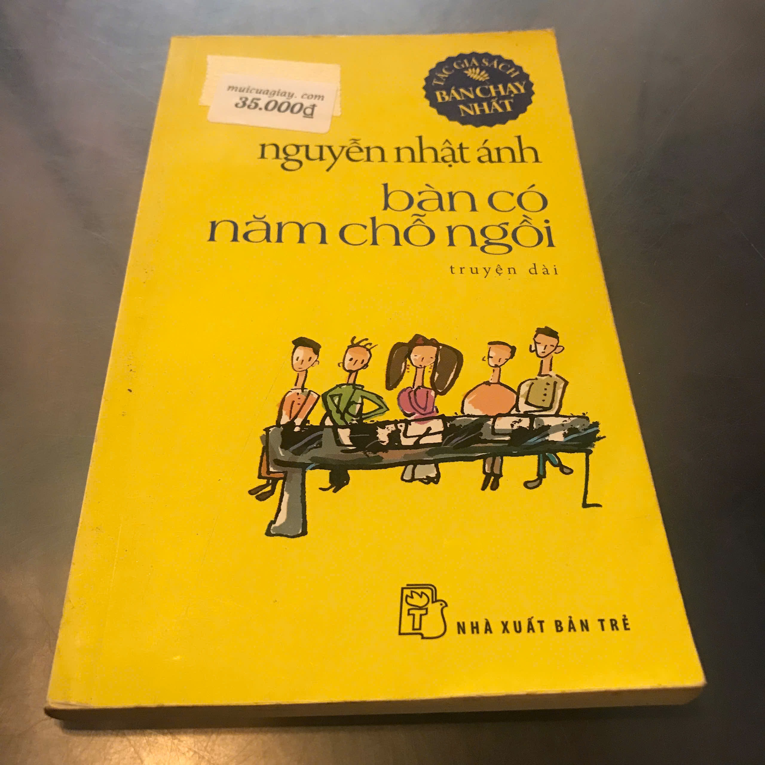 Bàn Có Năm Chỗ Ngồi (Bìa Vàng) - Nguyễn Nhật Ánh