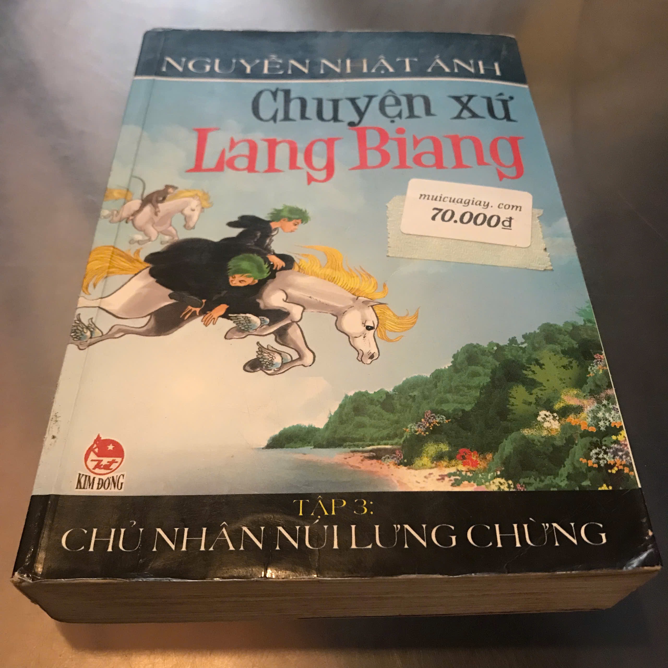 Chuyện Xứ Lang Biang (Tập 3): Chủ Nhân Núi Lưng Chừng - Nguyễn Nhật Ánh